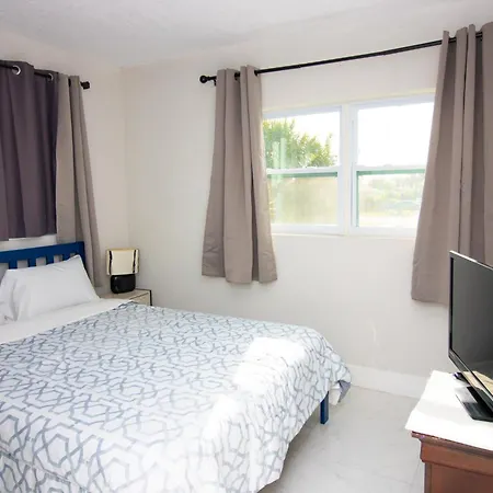Shared Home - Close To The Beach Riviera Beach Exterior foto