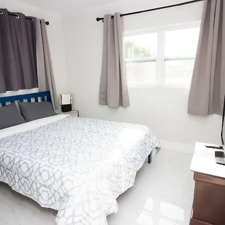 Shared Home - Close To The Beach Riviera Beach Exterior foto