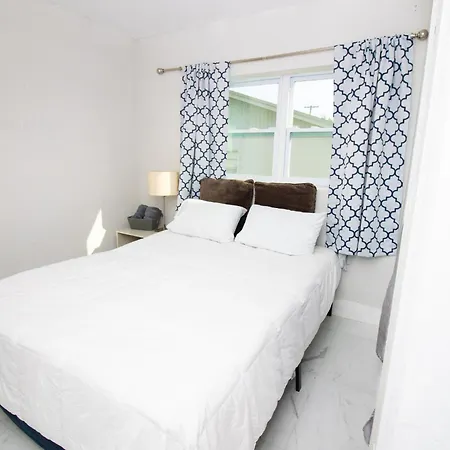 Shared Home - Close To The Beach Riviera Beach Exterior foto